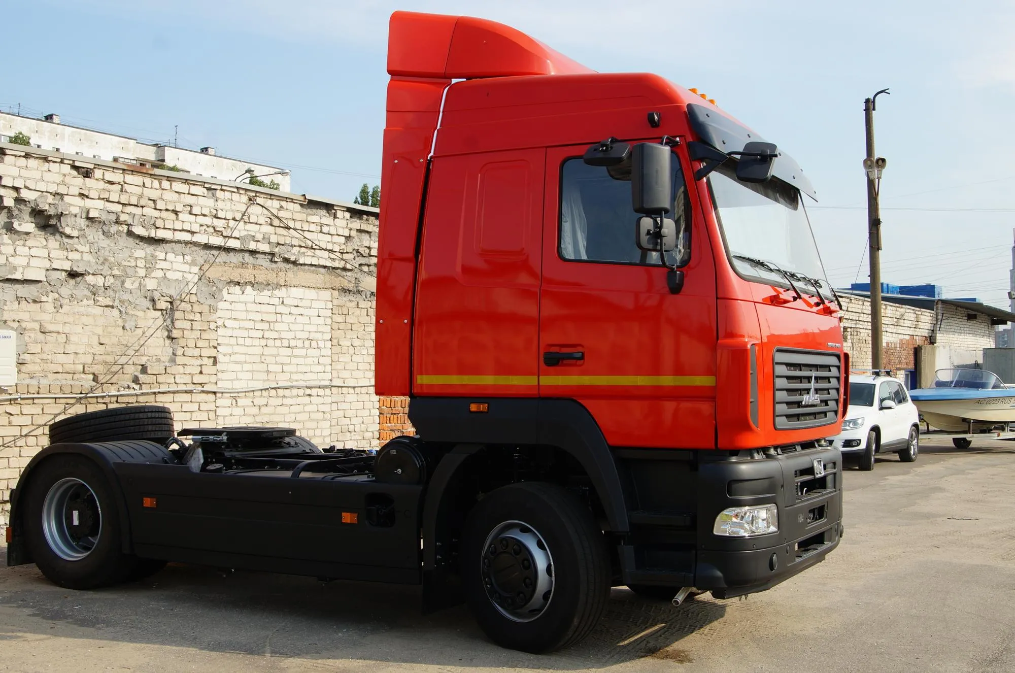 Седельный тягач МАЗ 5440C9-570-031